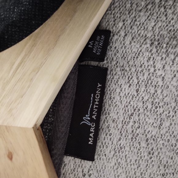 Marc Anthony zip-up - Picture 3 of 3